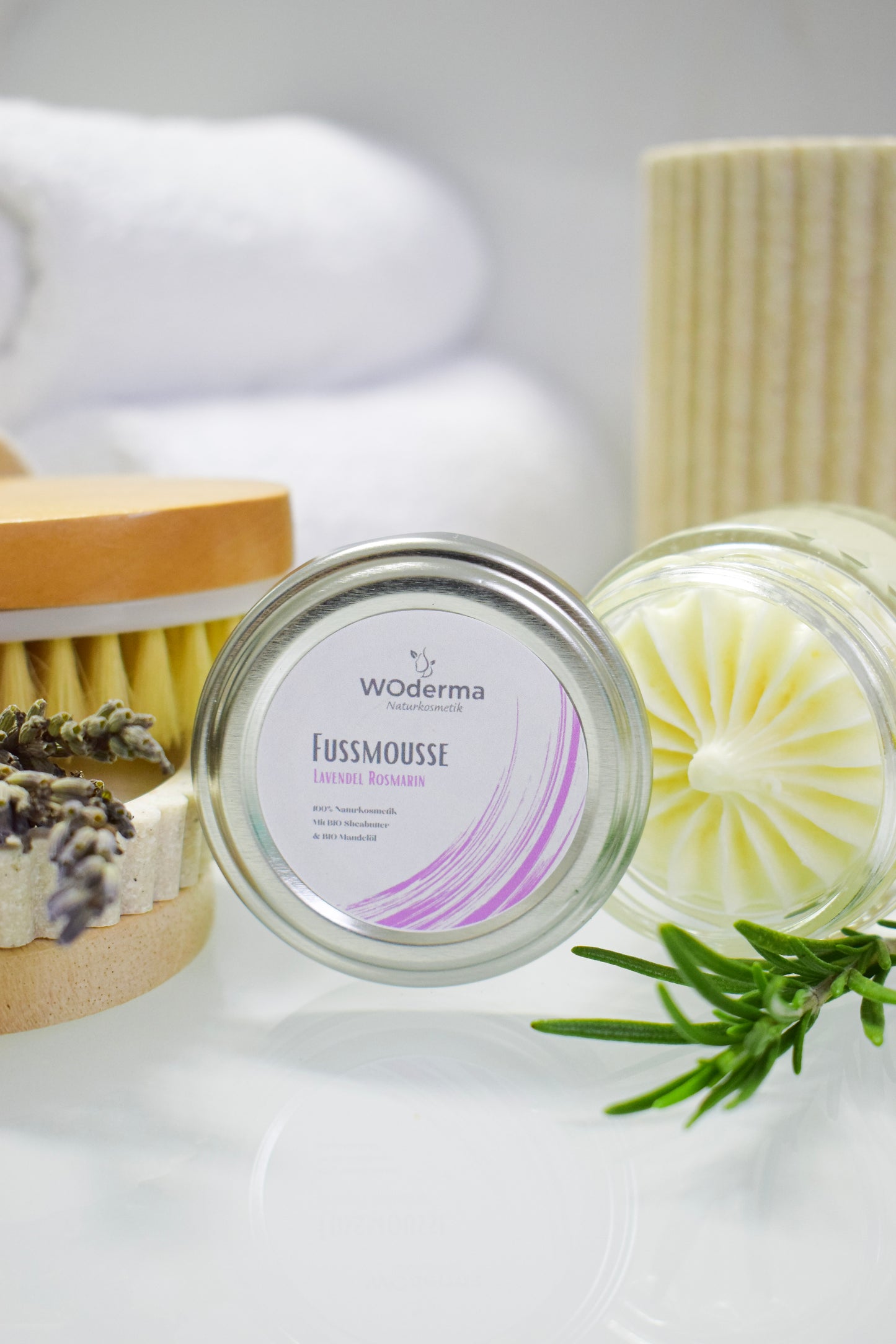 Fußmousse mit BIO Lavendel- und BIO Rosmarinöl